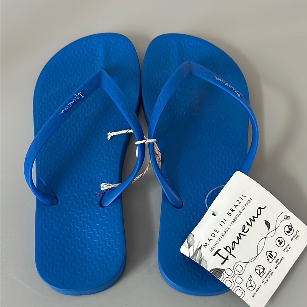 New with tags Ipanema kids size 2 flip flops